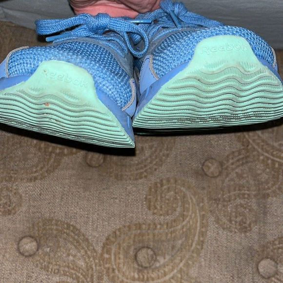 REEBOK SNEAKERS SZ 9.5 - Picture 4 of 6